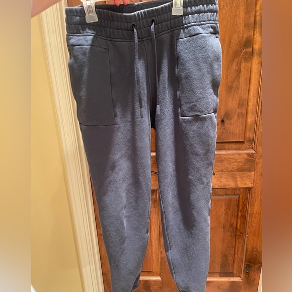 Lululemon Joggers size 8 - Picture 4 of 5